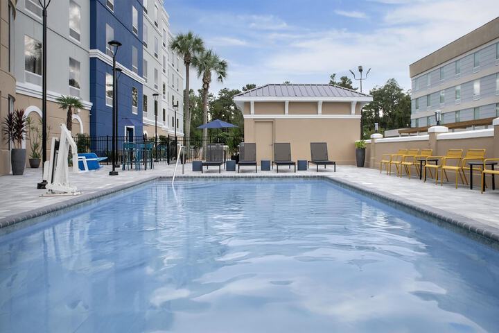 Hotel with Pool