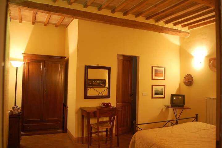 Room 16 of 32