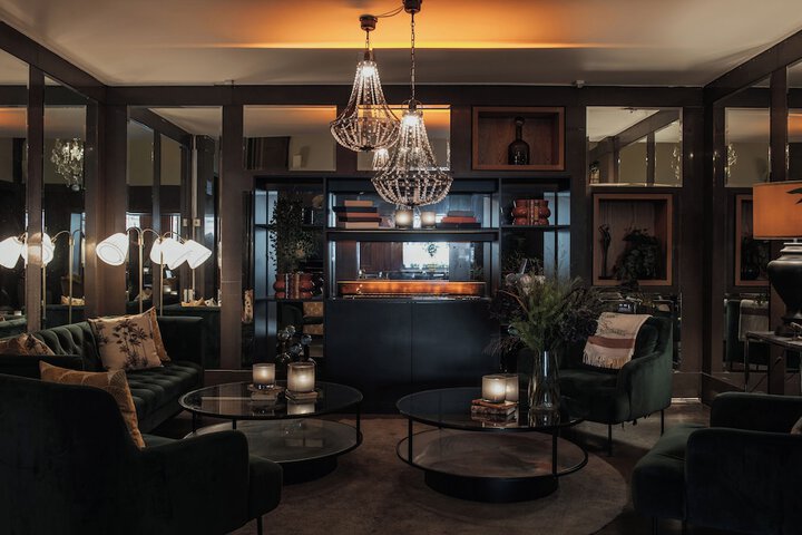 Hotel Lobby
