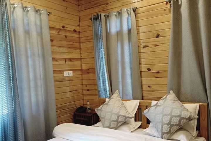 Room 10 of 52