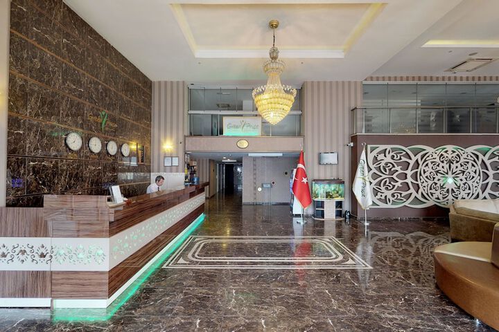 Hotel Exterior 45 of 48