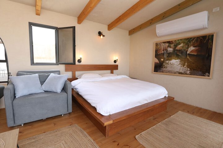 Room 14 of 52