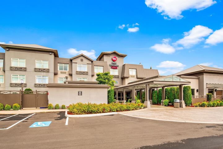Best Western Plus Pitt Meadows Inn & Suites