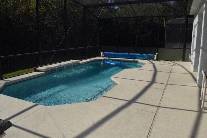 Pool 18 of 22