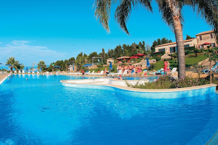 Hotel Pool