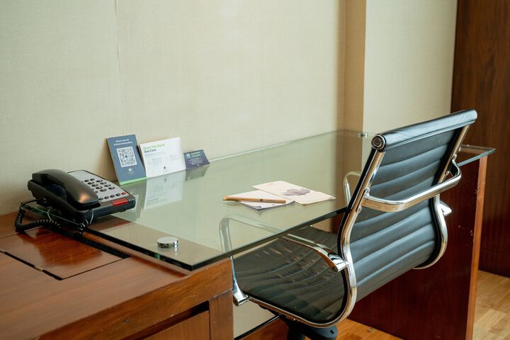 Room 15 of 100