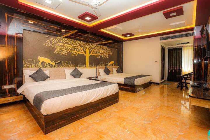 Room 13 of 43