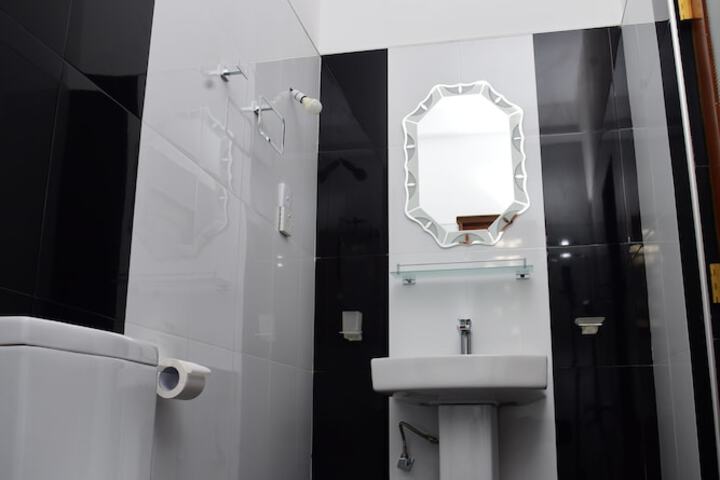 Room 8 of 25