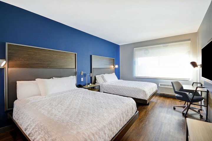 2 Queen Beds (4 of 9)