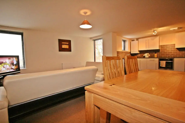 Room 3 of 10