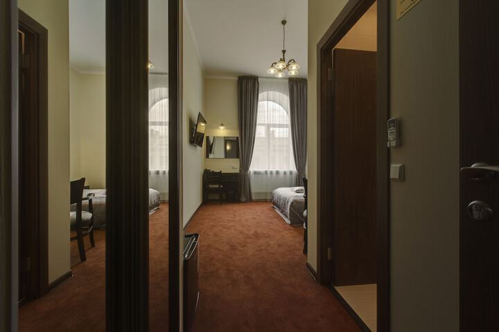 Room 9 of 49