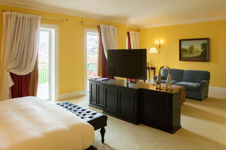 Room 25 of 106