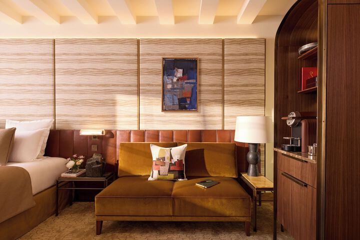 Room 3 of 21