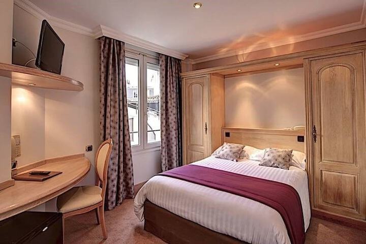 Room 12 of 86