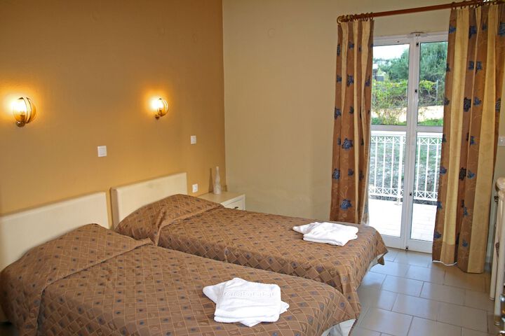 Room 28 of 106