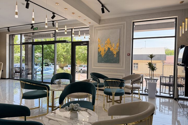 Lounge 56 of 74