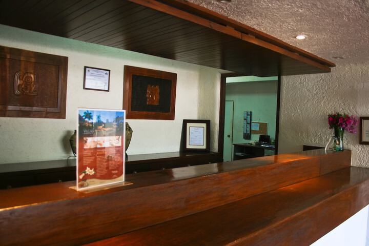 Concierge desk