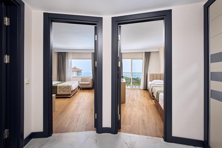 Room 26 of 120