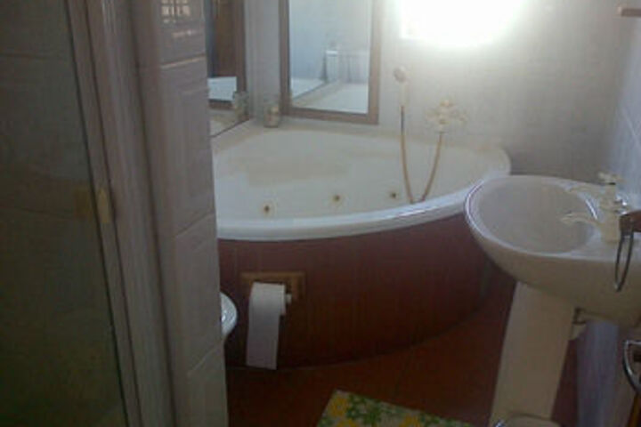 Room 3 of 67