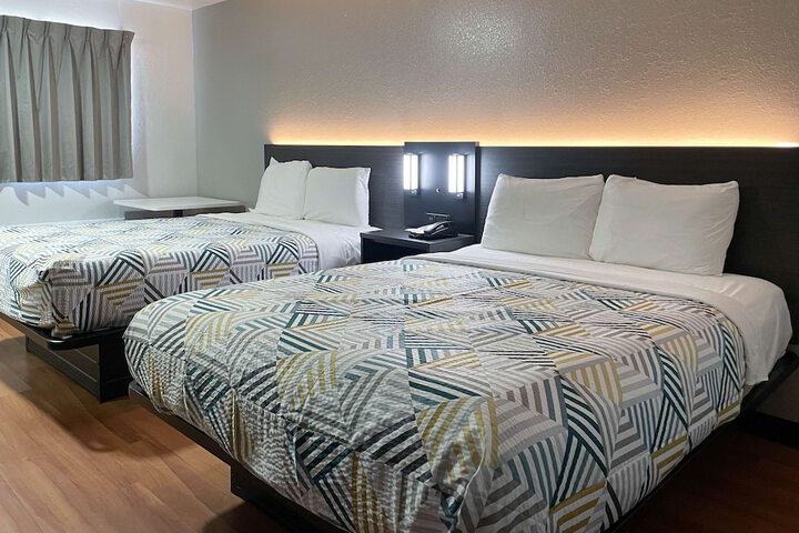 Room 18 of 33