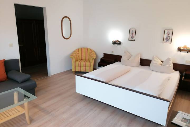 Room 16 of 32