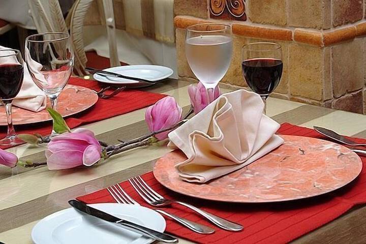Dining 39 of 61