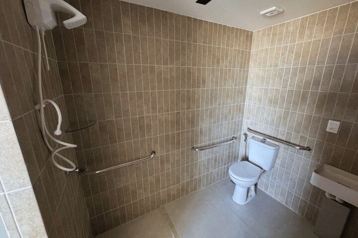 Room 13 of 22