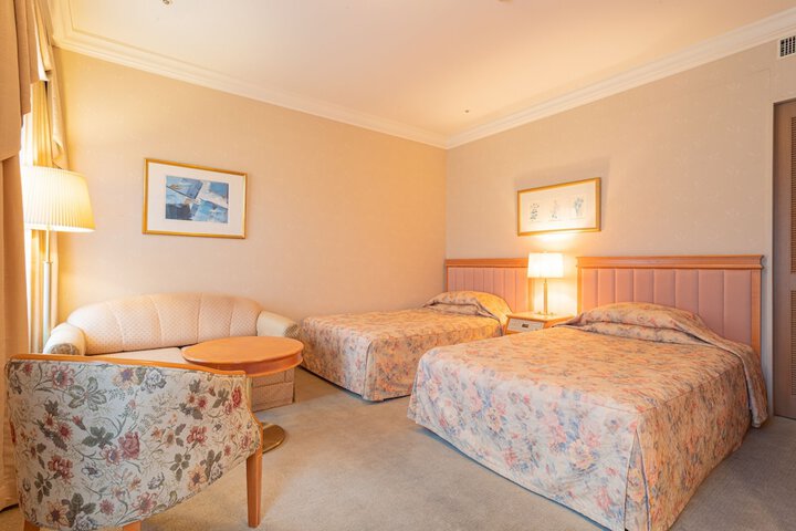 Room 9 of 31