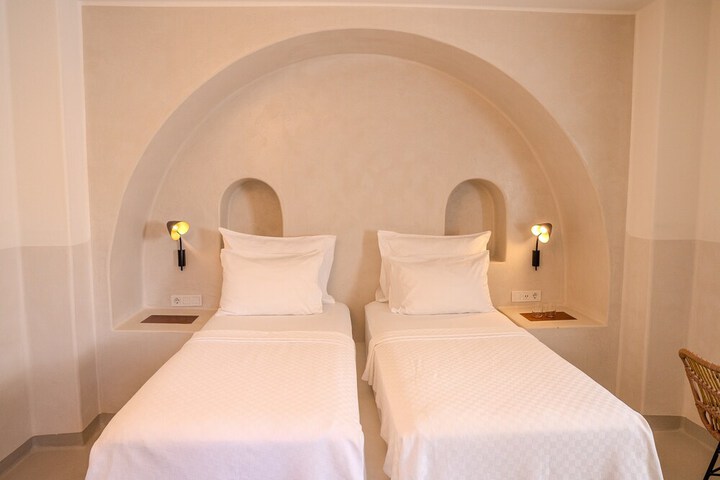 Room 9 of 40