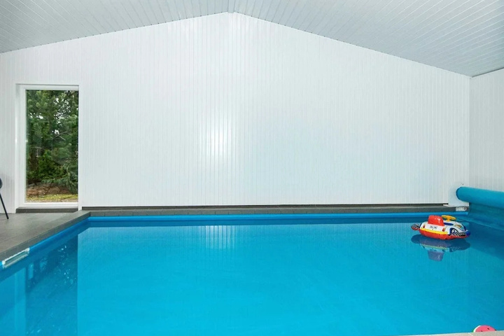 Pool 7 of 17