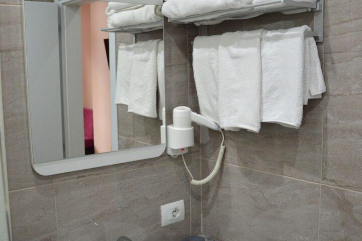 Room 43 of 62