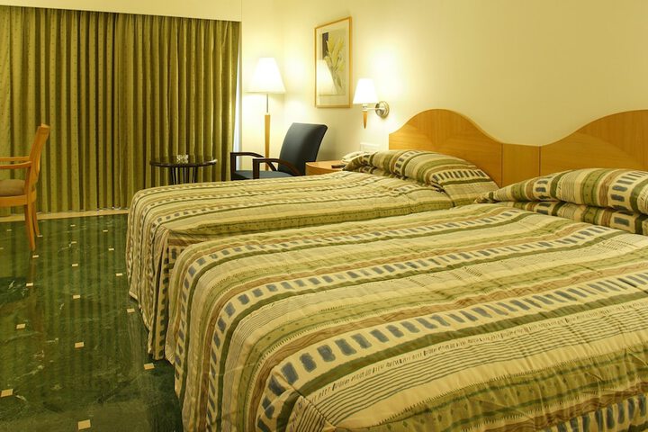 Room 7 of 65