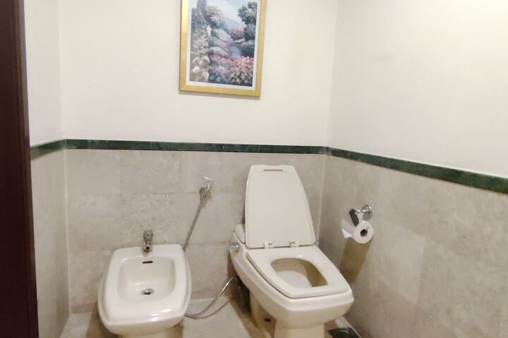 Room 19 of 28