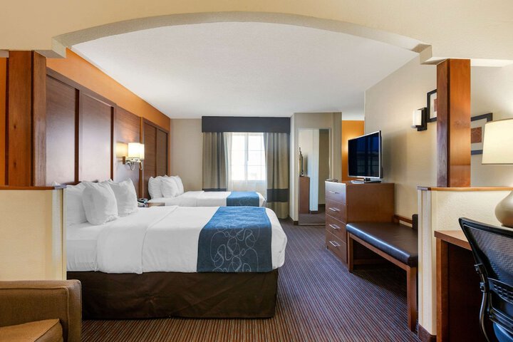 2 Queen Beds Suite Accessible (23 of 27)