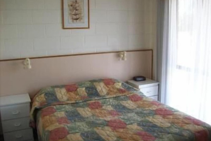 Room 2 of 11