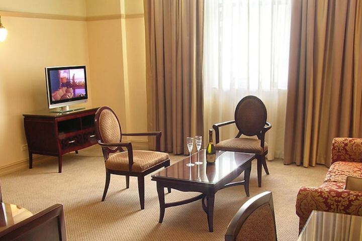 Room 15 of 105