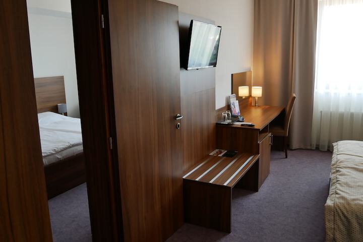 Room 17 of 54