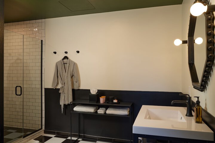 Room 21 of 30