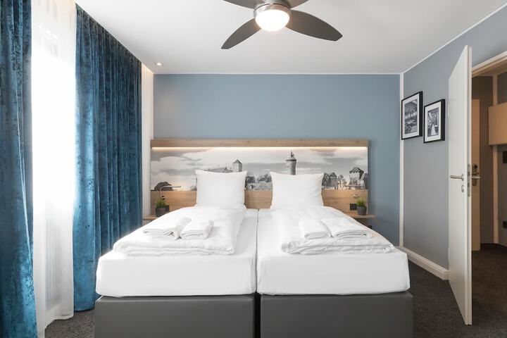 Room 4 of 30