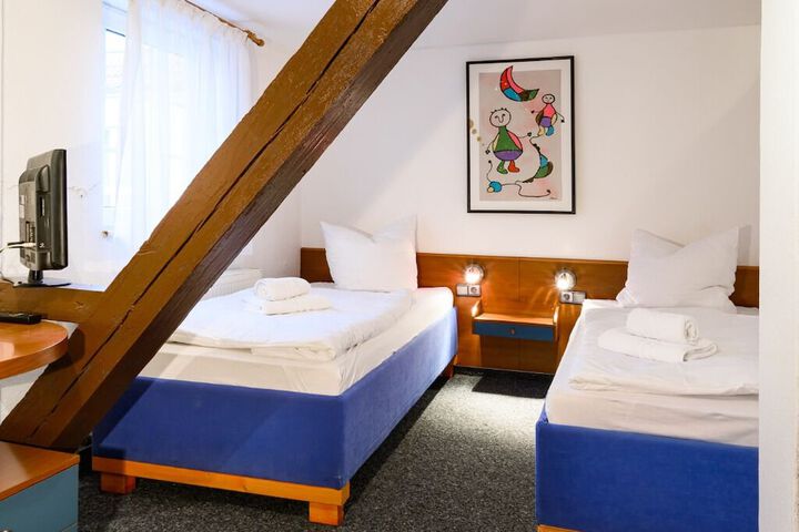Room 7 of 26