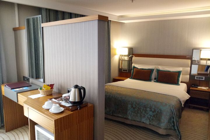 Room 14 of 50