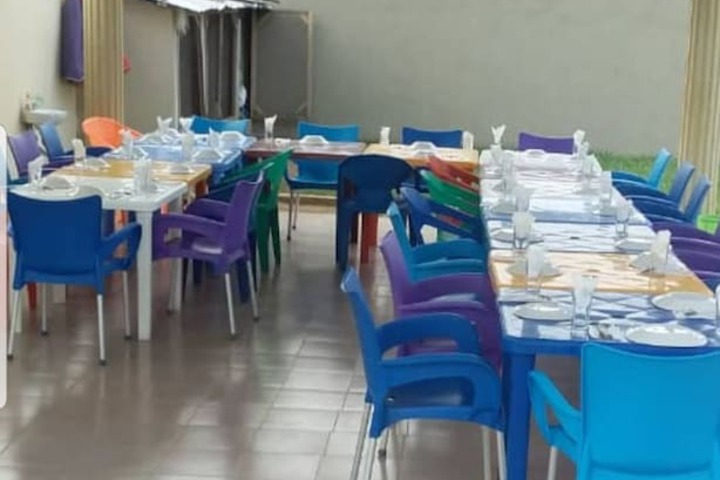 Dining 4 of 67
