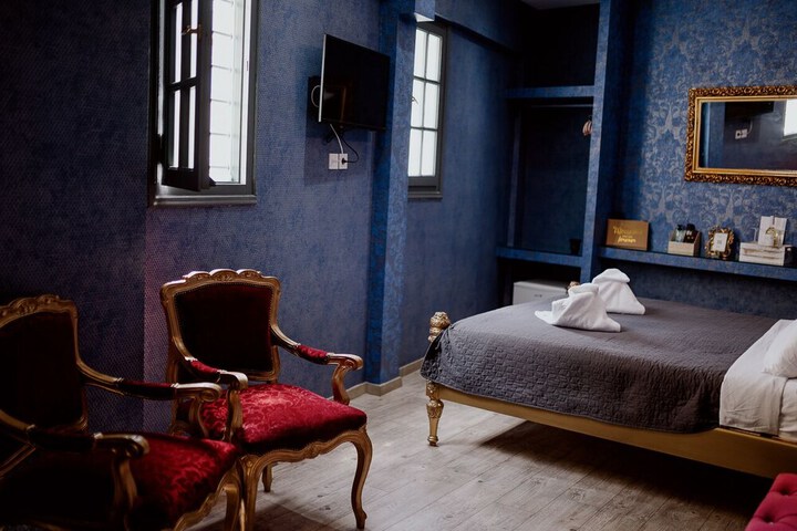 Room 15 of 120