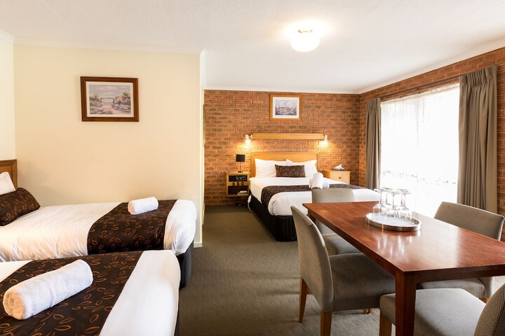 Room 16 of 53