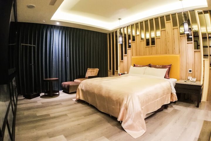 Room 26 of 37