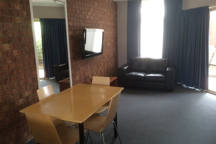 Room 9 of 24