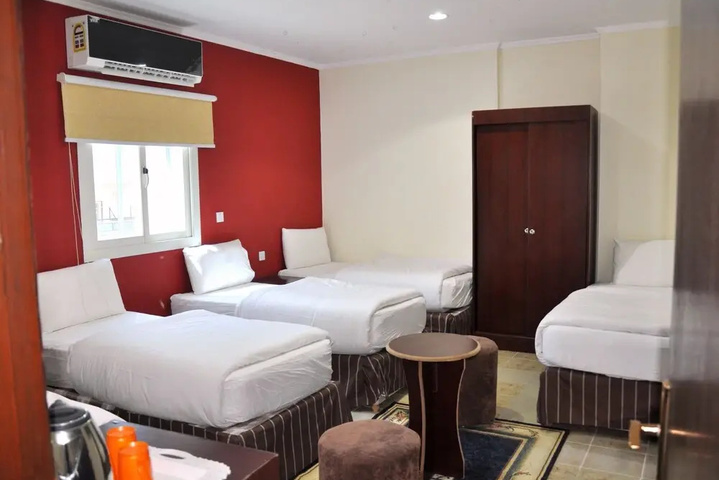 Room 5 of 18