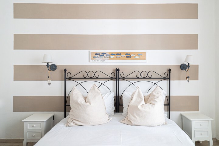 Room 34 of 104