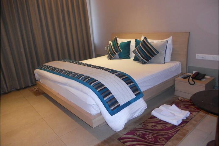Room 9 of 62
