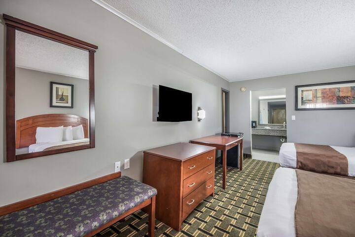 2 Double Beds (8 of 11)